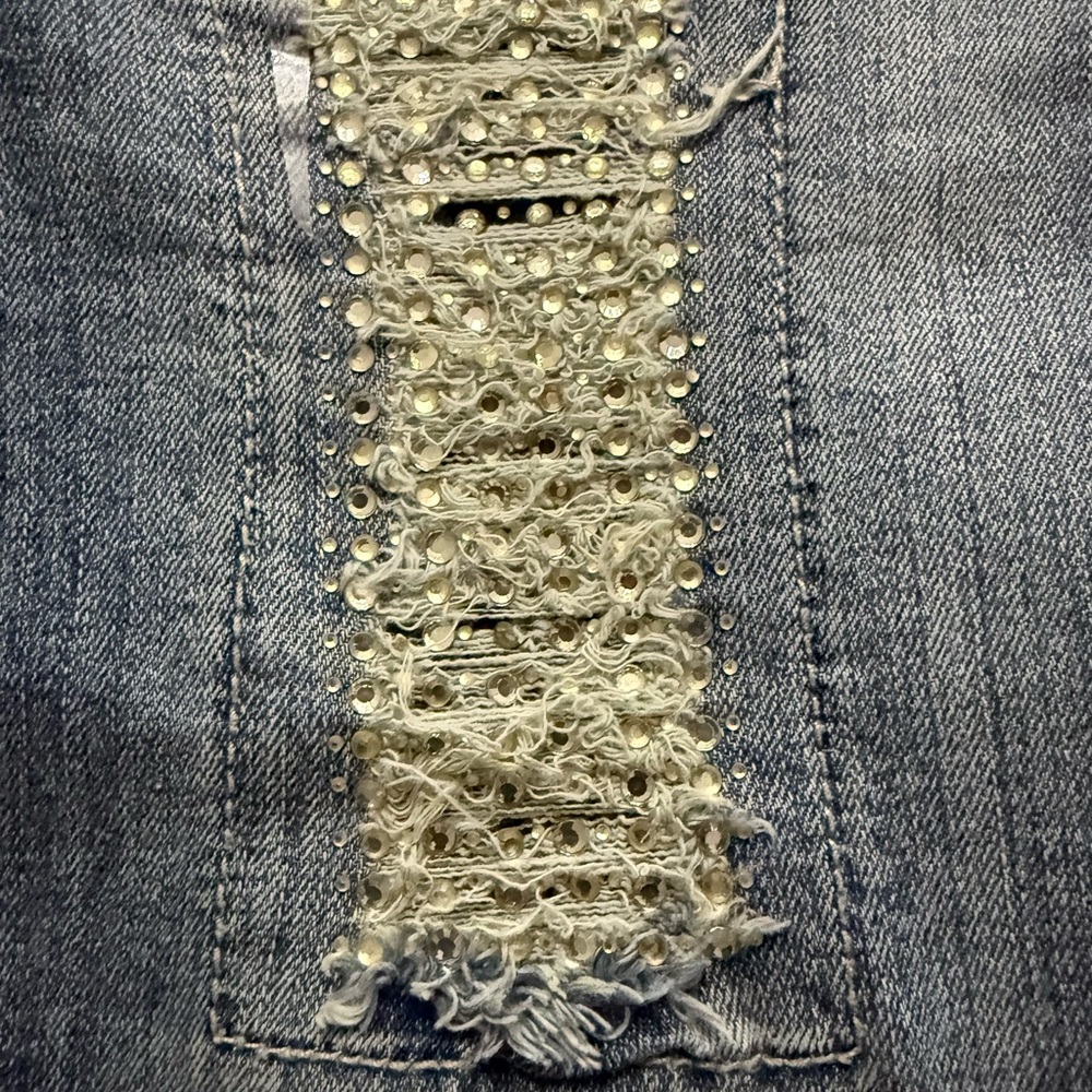 Cache Distressed Boot Cut Rhinestone Jeans- Size 6 - Picture 11 of 16